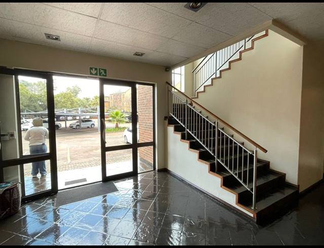 BUSINESS PROPERTY TO RENT IN ELDORAIGNE